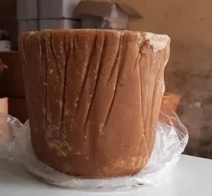 Red jaggery 10kg lumps